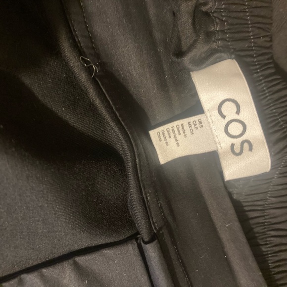 COS skirt black with pockets elastic waist back - Picture 2 of 8